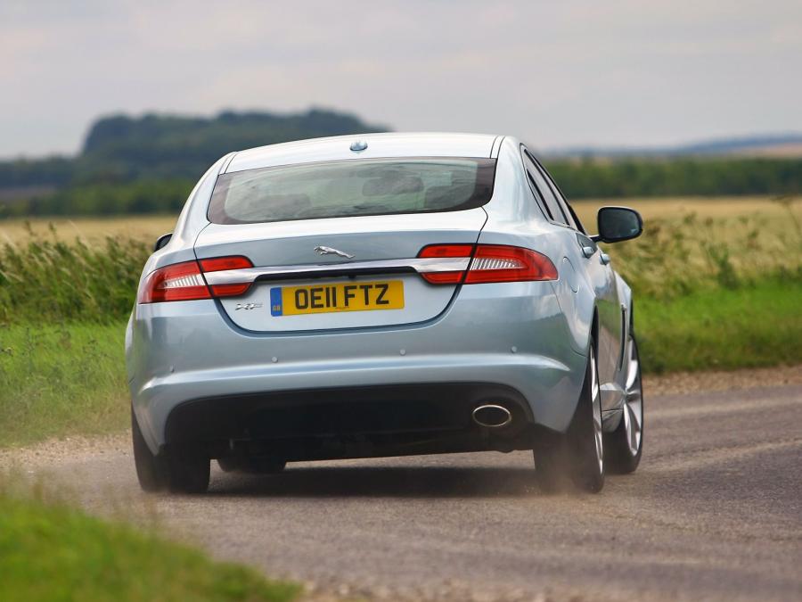  Jaguar XF 2.2 Diesel 2011 года  (UK) (фото 5 из 18)